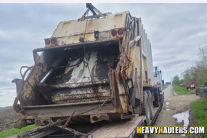 1999 Mack garbage truck haul.